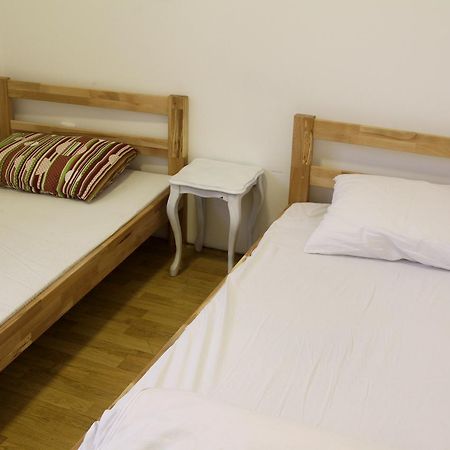 Hostel Jellostone Belgrad Exteriör bild
