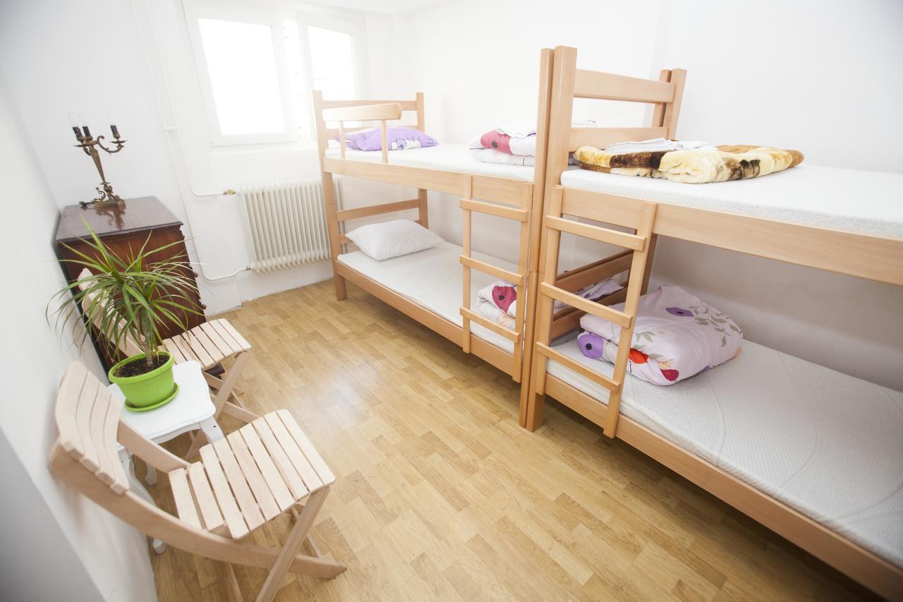 Hostel Jellostone Belgrad Exteriör bild