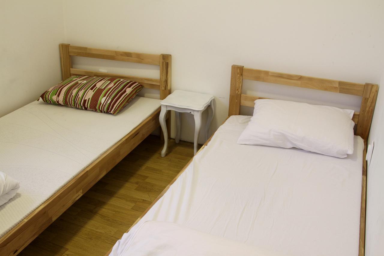 Hostel Jellostone Belgrad Exteriör bild