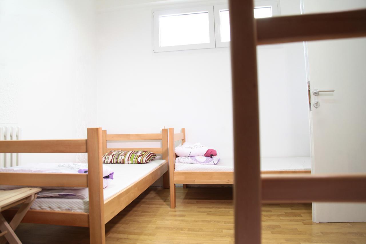 Hostel Jellostone Belgrad Exteriör bild