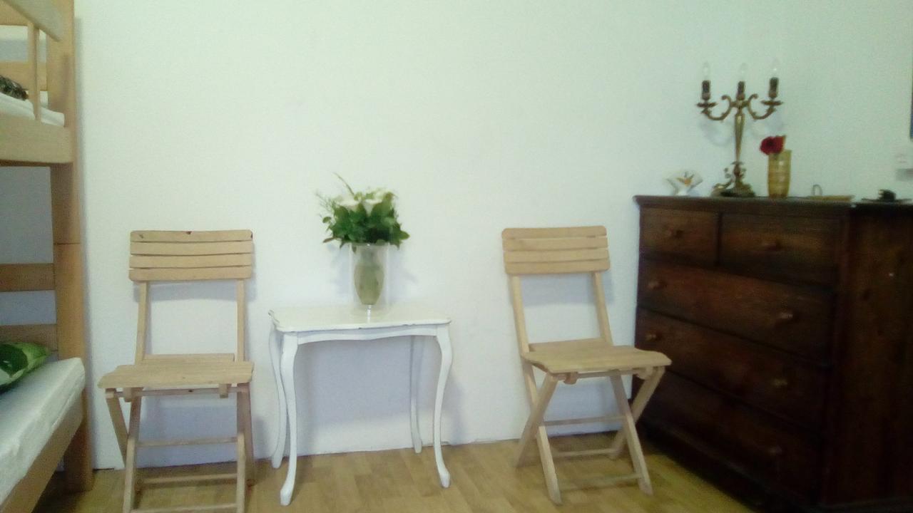 Hostel Jellostone Belgrad Exteriör bild