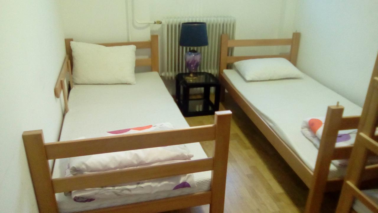 Hostel Jellostone Belgrad Exteriör bild